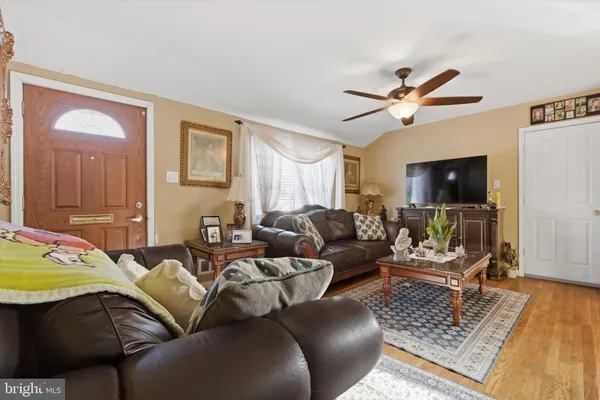 $529,900 | 13006 Parkland Drive, Rockville, MD 20853