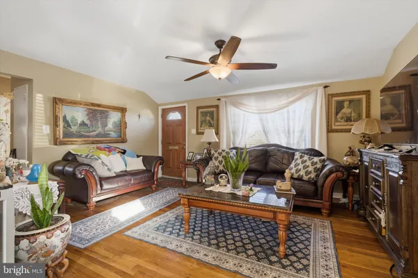 $529,900 | 13006 Parkland Drive, Rockville, MD 20853
