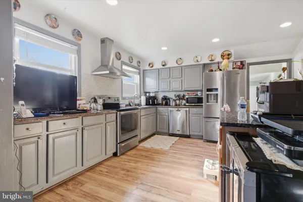 $529,900 | 13006 Parkland Drive, Rockville, MD 20853