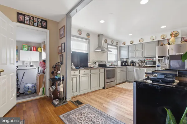 $529,900 | 13006 Parkland Drive, Rockville, MD 20853