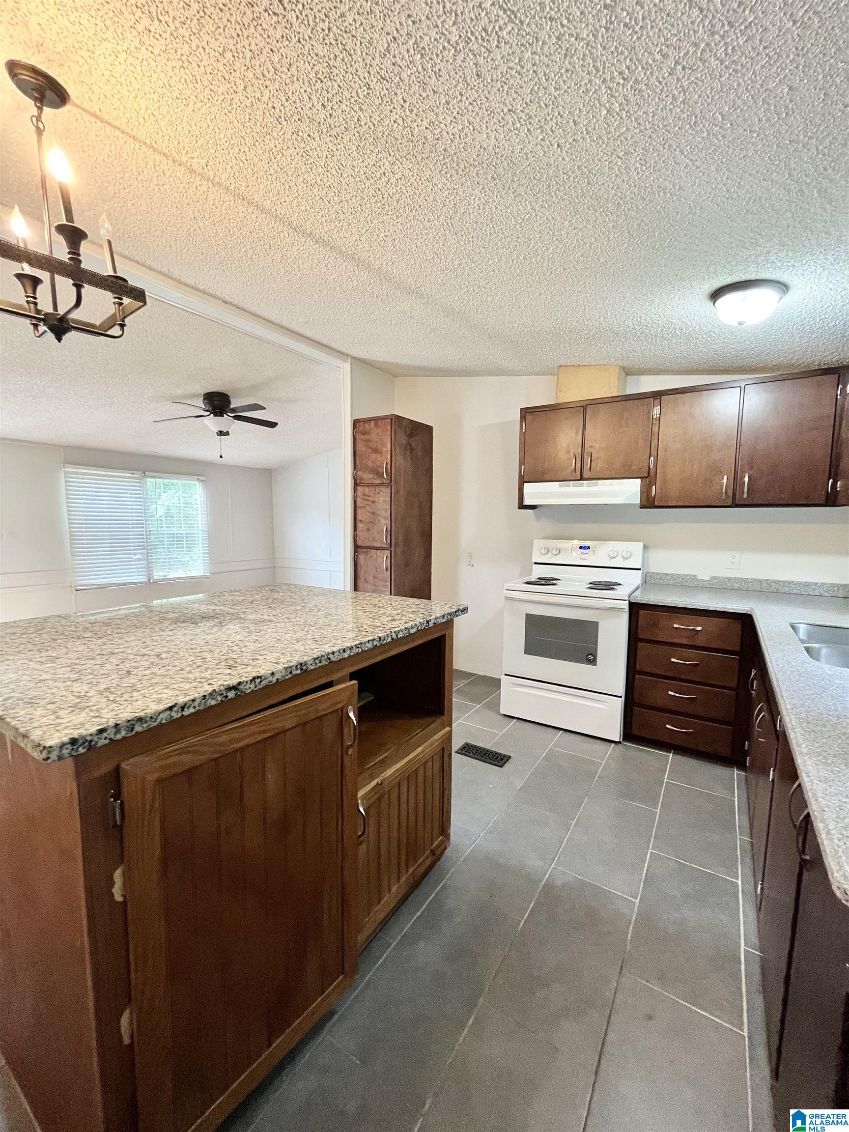 277 Maylene Drive Alabaster, AL 35114 - Photo 5 of 12