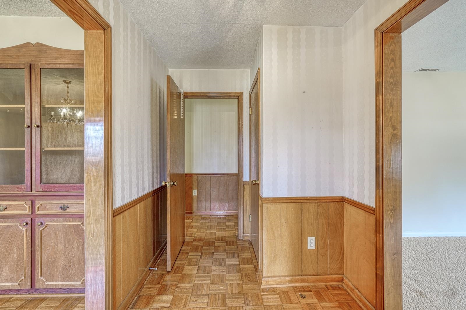 180 Herrle Road Campobello, SC 29322 - Photo 14 of 49