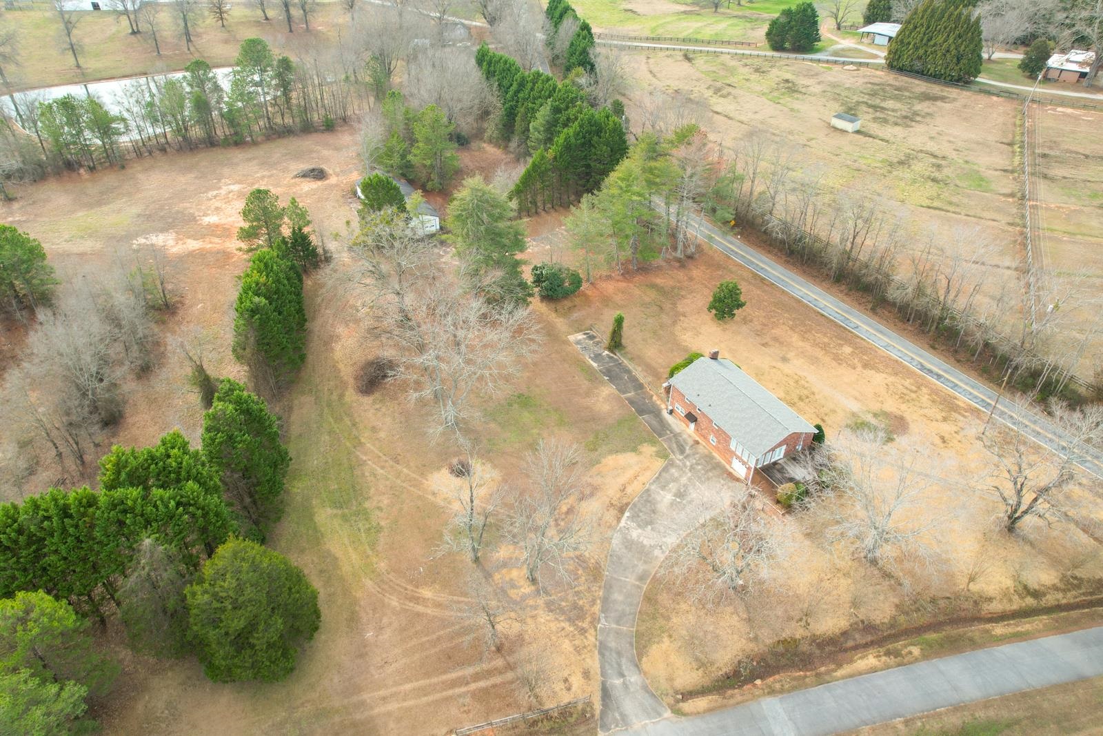 180 Herrle Road Campobello, SC 29322 - Photo 2 of 49