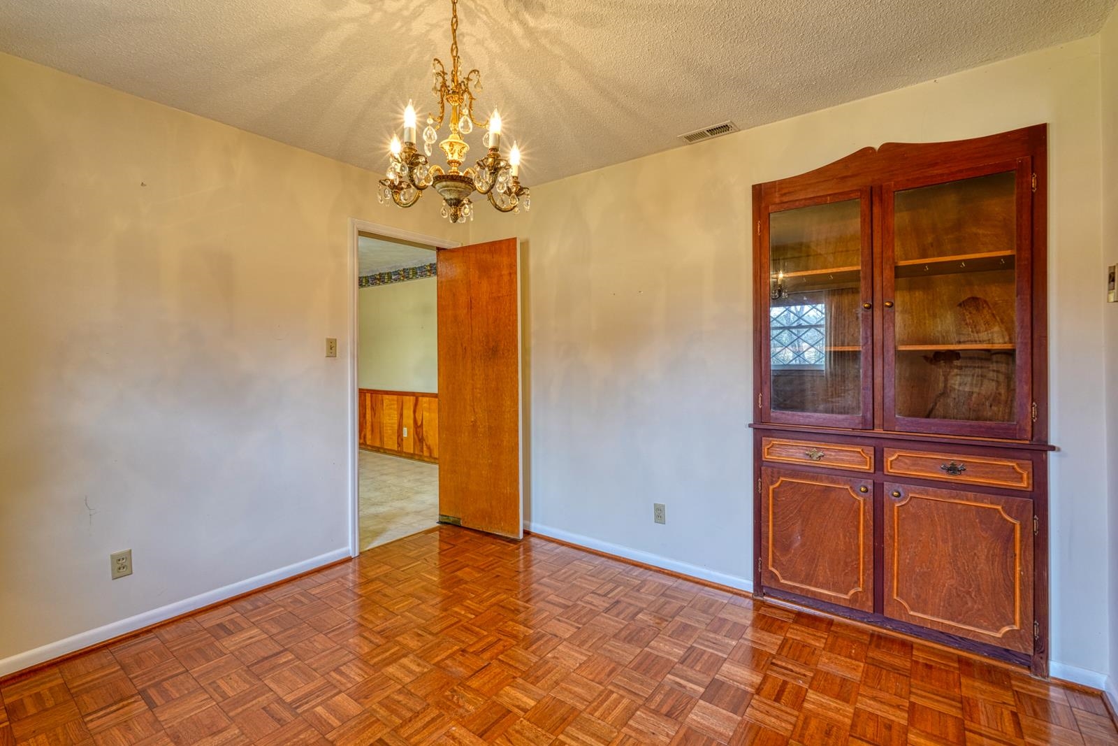 180 Herrle Road Campobello, SC 29322 - Photo 7 of 49