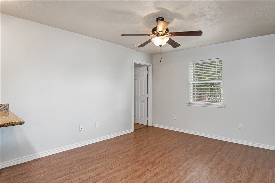 4212 Old College Road, Unit 6 Bryan, TX 77801 - Photo 2 of 5 Gallery Image 2