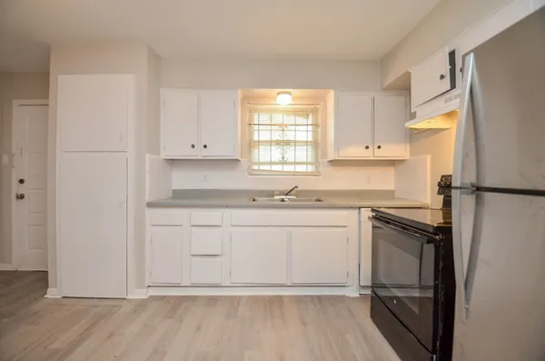 $1,825 | 5243 Greylog Drive, Houston, TX 77048