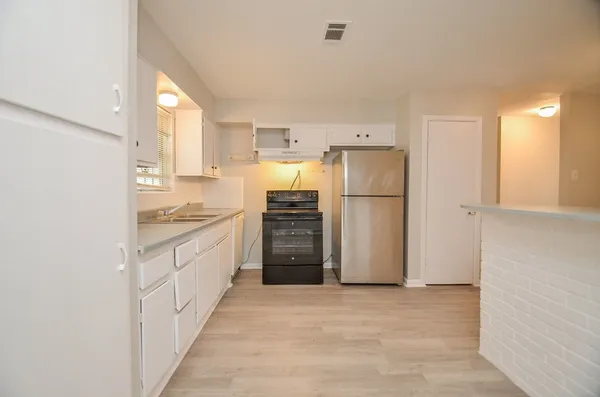 $1,825 | 5243 Greylog Drive, Houston, TX 77048