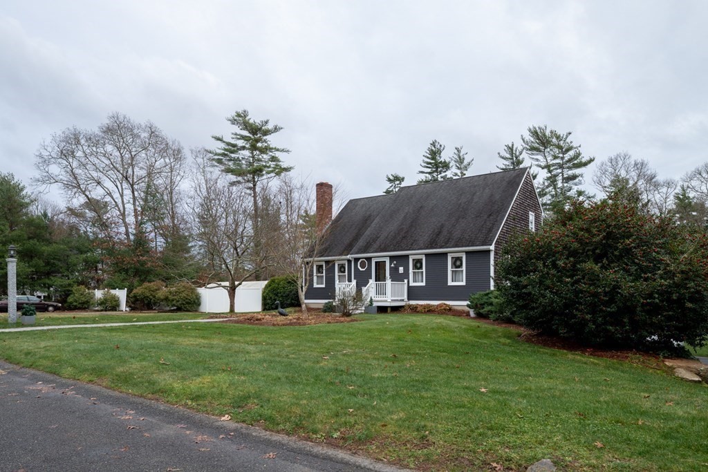 32 Dinahs Way Wareham, MA 02571 - Photo 3 of 38 Gallery Image 3