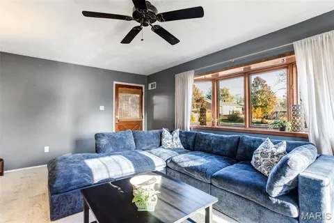 $300,000 | 176 Chatwood Terrace, Crestwood, MO 63126