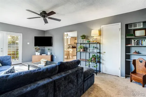 $300,000 | 176 Chatwood Terrace, Crestwood, MO 63126