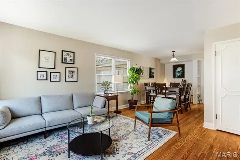 $300,000 | 176 Chatwood Terrace, Crestwood, MO 63126