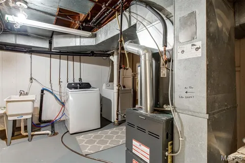 $300,000 | 176 Chatwood Terrace, Crestwood, MO 63126