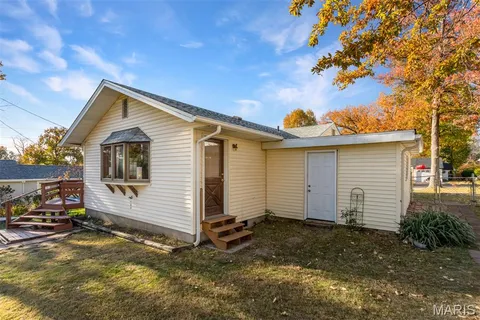 $300,000 | 176 Chatwood Terrace, Crestwood, MO 63126