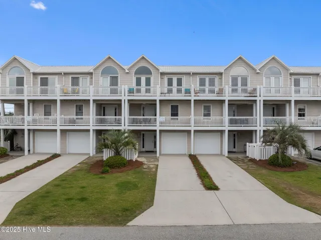 $735,000 | 209 N Avenue, Kure Beach, NC 28449