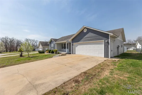 $218,900 | 354 Murfield Drive, Poplar Bluff, MO 63901