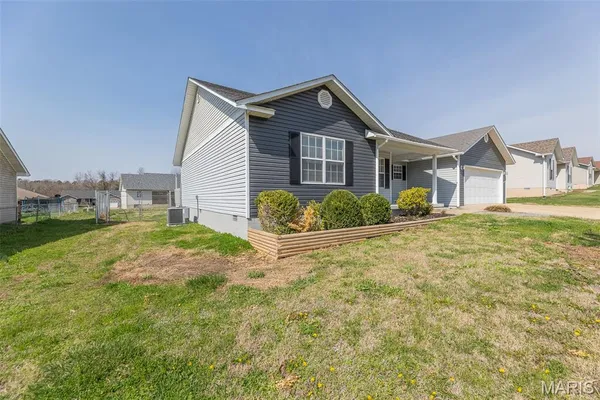 $218,900 | 354 Murfield Drive, Poplar Bluff, MO 63901