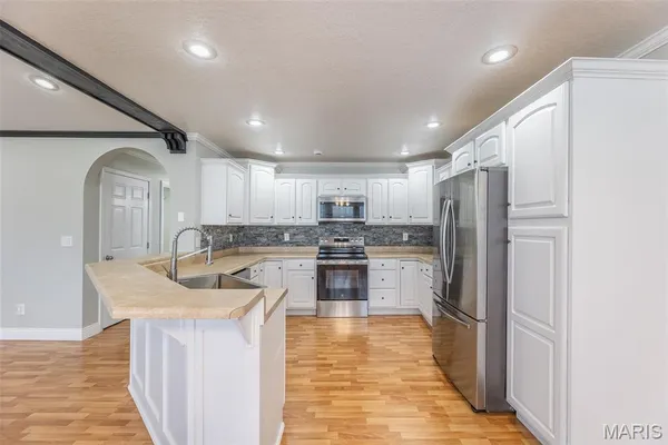 $218,900 | 354 Murfield Drive, Poplar Bluff, MO 63901