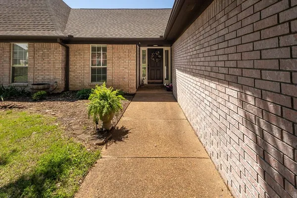 $386,000 | 5035 Loosahatchie Drive, Bartlett, TN 38002