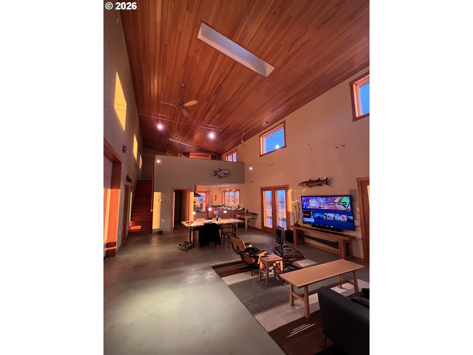 505 Knight Road Goldendale, WA 98620 - Photo 4 of 48 a room with patio outer view and a window