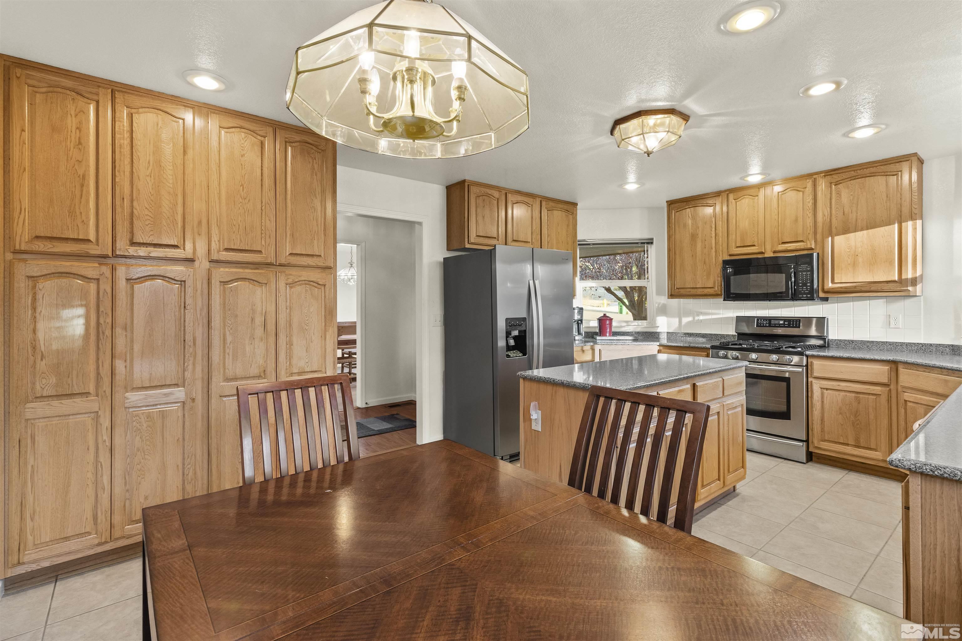 7245 Cheltenham Way Reno, NV 89502 - Photo 34 of 38 Photo 36