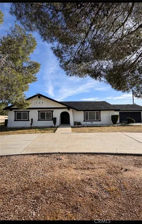 $2,700 | 20585 Yucca Loma Road, Apple Valley, CA 92307