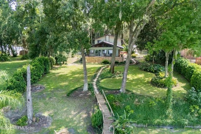 a view interior of the house and entryway