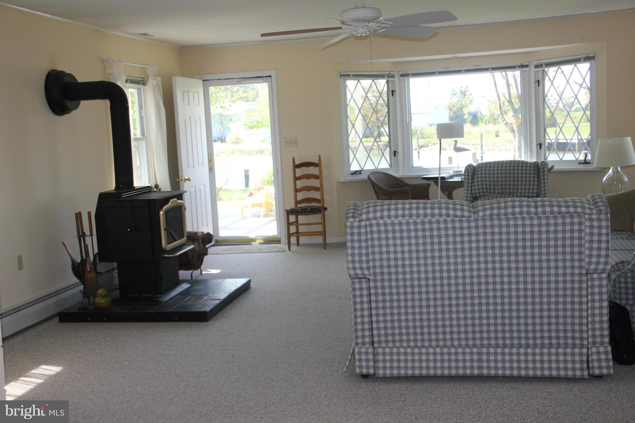 22751 Almost Neavitt Road Bozman, MD 21612 - Photo 15 of 28 Living Room