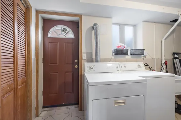 $3,200 | 4409 Clausen Avenue, Unit 4409, Western Springs, IL 60558