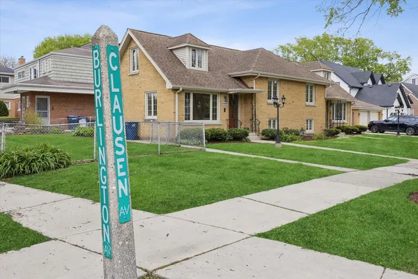$3,200 | 4409 Clausen Avenue, Unit 4409, Western Springs, IL 60558