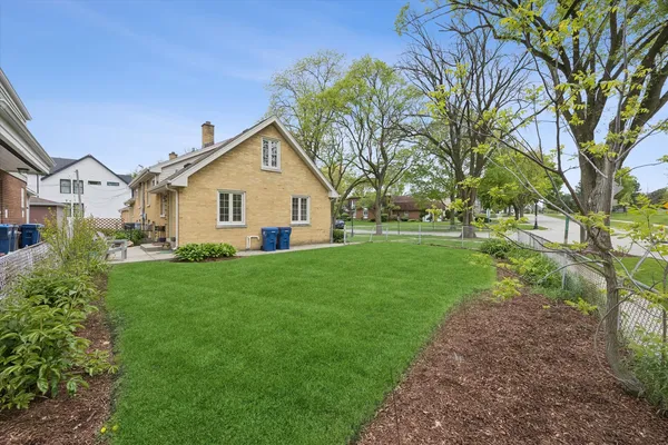 $3,200 | 4409 Clausen Avenue, Unit 4409, Western Springs, IL 60558