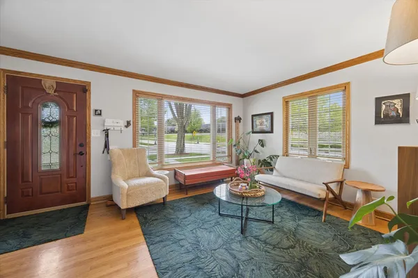 $3,200 | 4409 Clausen Avenue, Unit 4409, Western Springs, IL 60558
