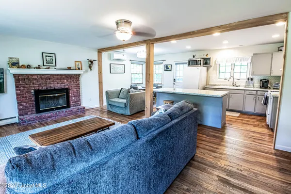 $2,900 | 297 West Circular Street, Saratoga Springs, NY 12866