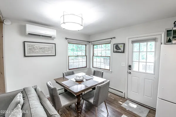 $2,900 | 297 West Circular Street, Saratoga Springs, NY 12866