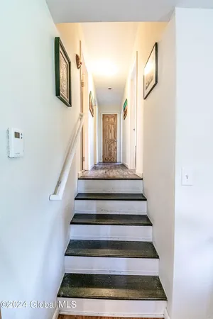 $2,900 | 297 West Circular Street, Saratoga Springs, NY 12866