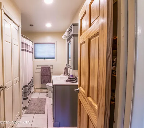 $2,900 | 297 West Circular Street, Saratoga Springs, NY 12866