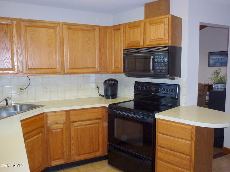 132 Curran Road Cheshire, MA 01225 - Photo 14 of 22 kitchen2