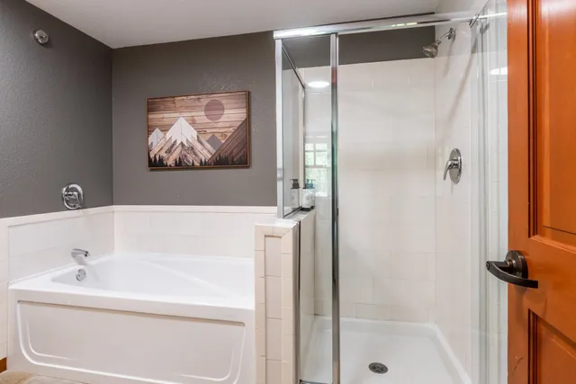 a view of kitchen with washer and dryer