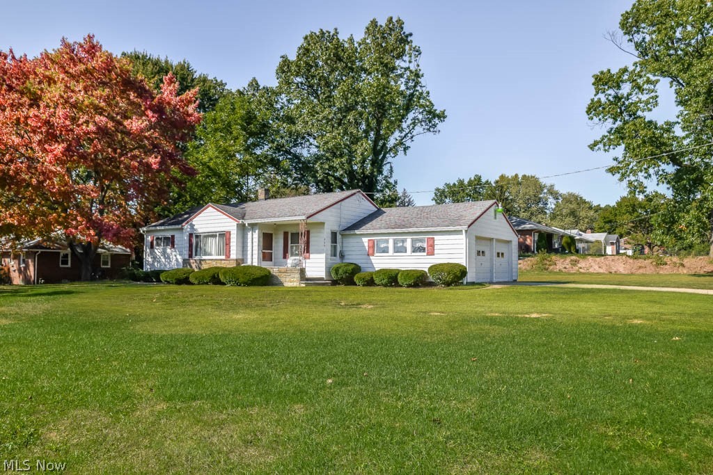 849 Pearlman Road Akron, OH 44319 - Photo 1 of 25 Welcome to this charming 3 bedroom ranch situated on nearly half an acre in Manchester schools!