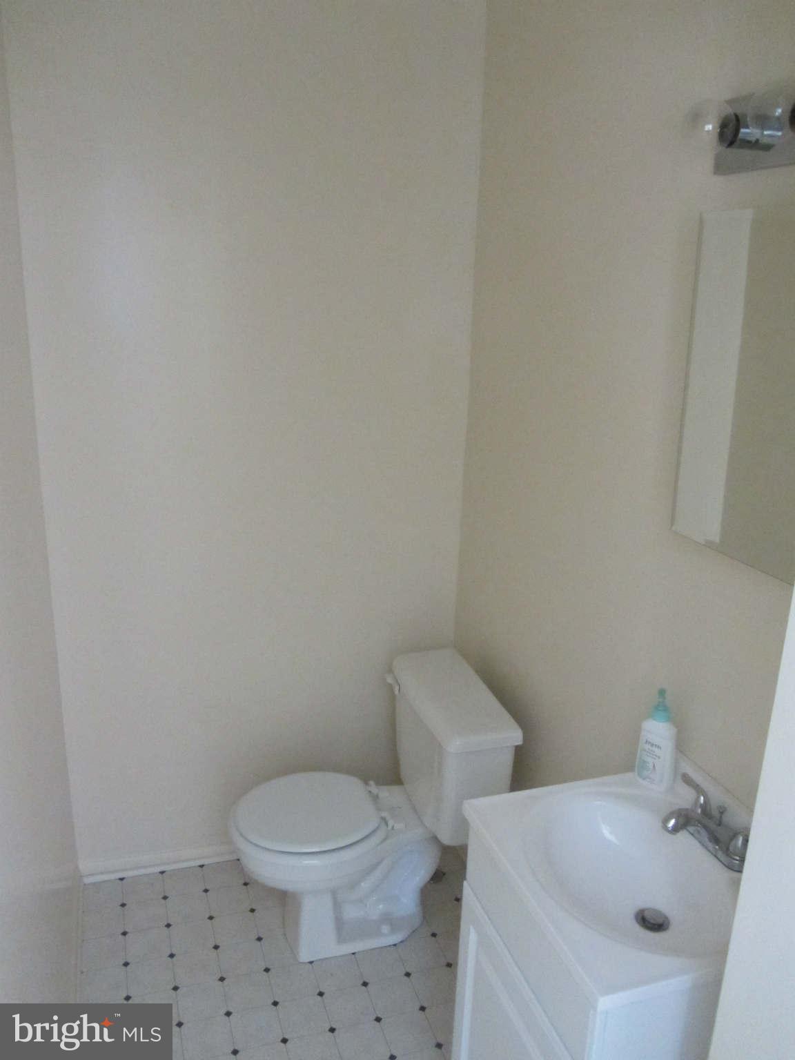 327 Laburnum Road Edgewood, MD 21040 - Photo 13 of 24 Bath