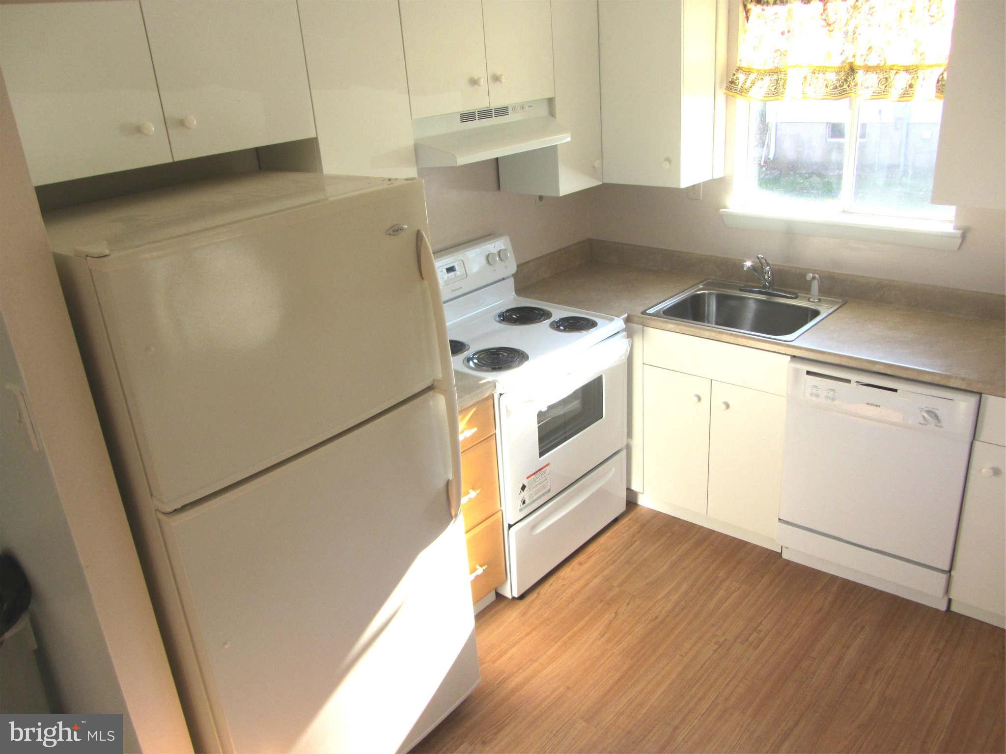 327 Laburnum Road Edgewood, MD 21040 - Photo 6 of 24 Kitchen