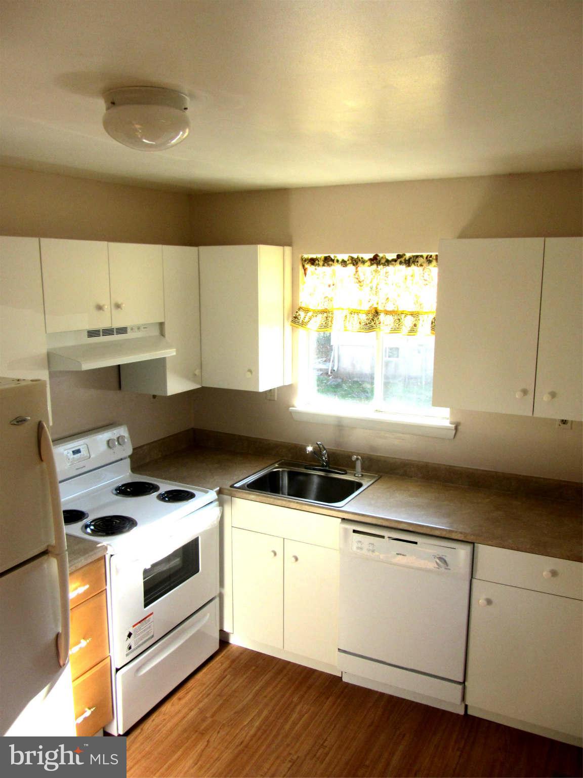 327 Laburnum Road Edgewood, MD 21040 - Photo 7 of 24 Kitchen