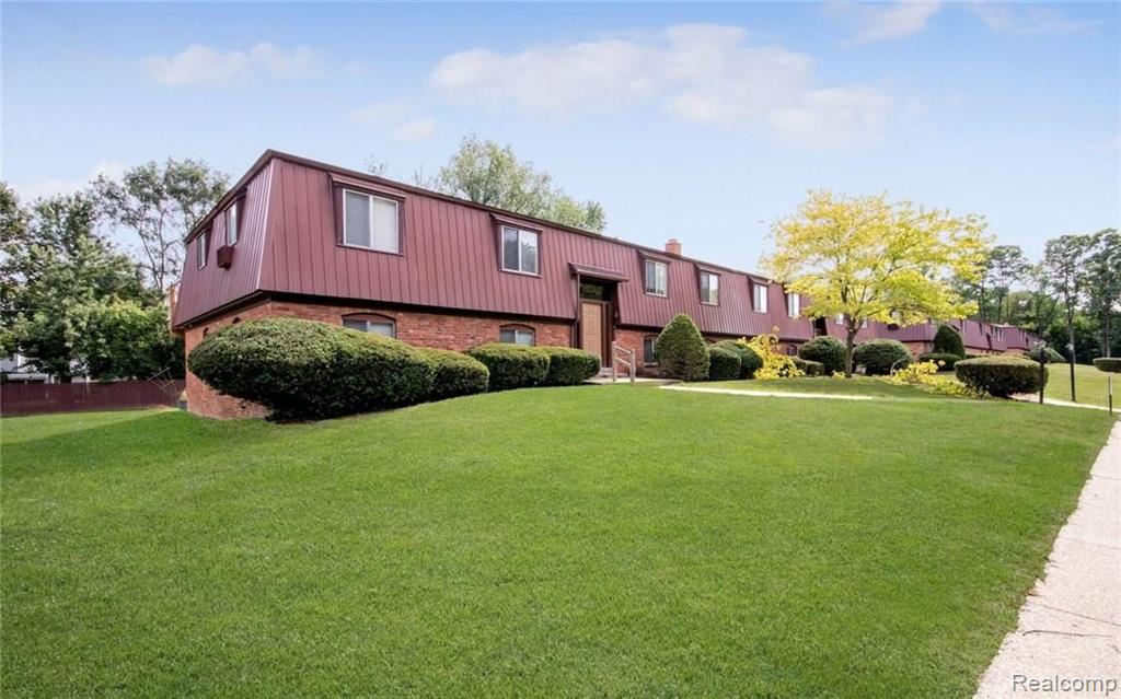 2155 Decker Road, Unit 12 Walled Lake, MI 48390 - Photo 1 of 12