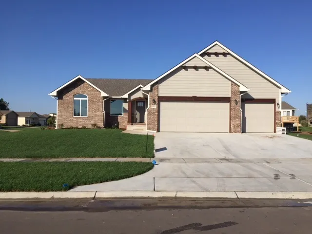 $280,600 | 1543 North Stout Court, Wichita, KS 67235