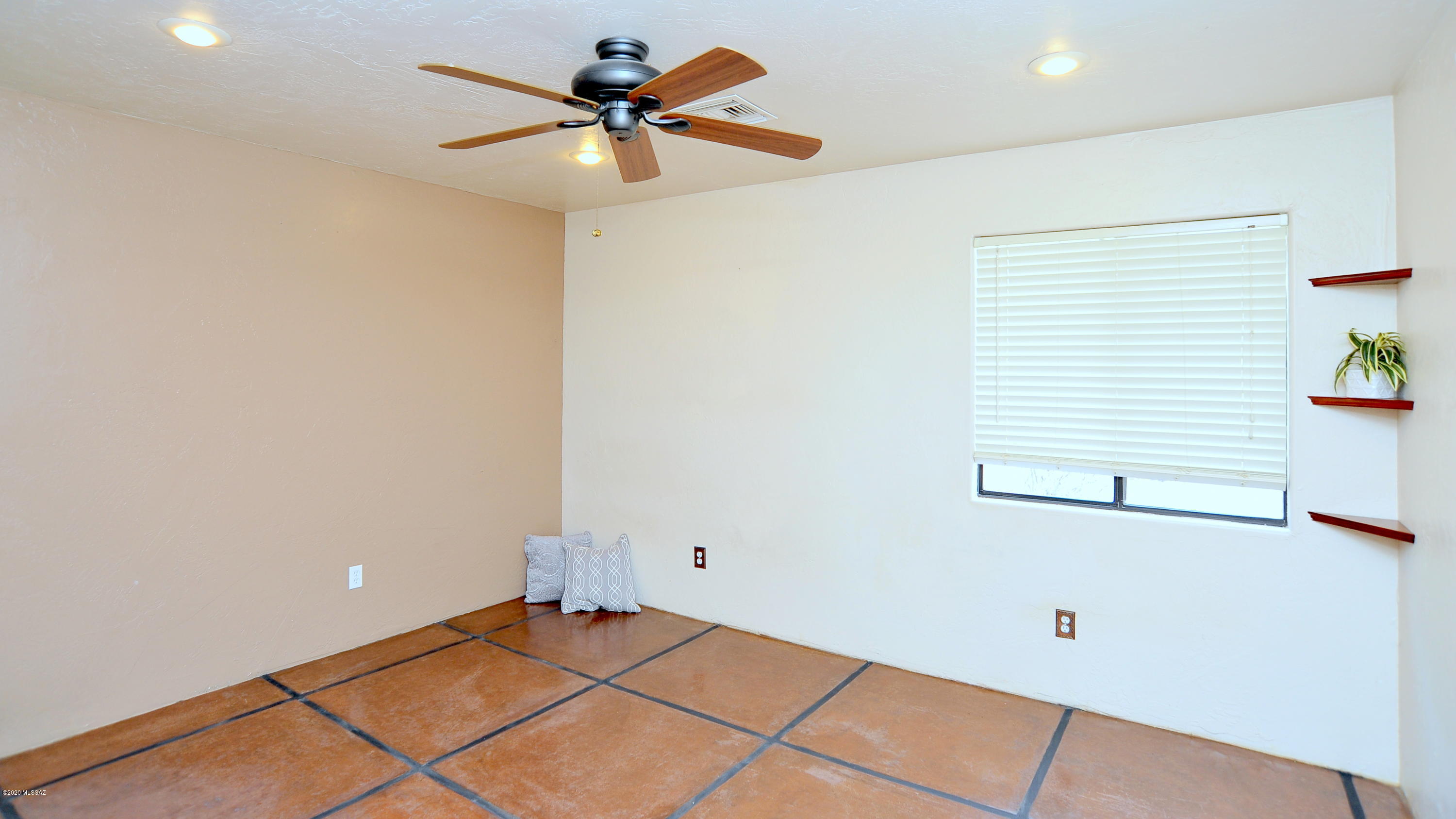 11655 East Tanque Verde Road Tucson, AZ 85749 - Photo 32 of 43 Gallery Image 32