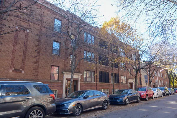 $1,950 | 2443 West Sunnyside Avenue, Unit 1, Chicago, IL 60625