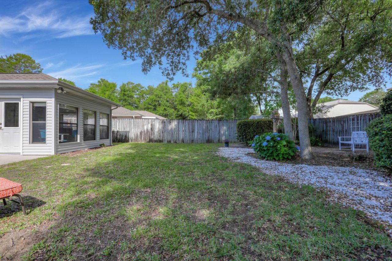519 Springwood Way Niceville, FL 32578 - Photo 15 of 22 Yard