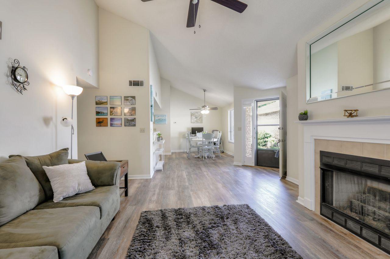 519 Springwood Way Niceville, FL 32578 - Photo 4 of 22 Living room to dining area