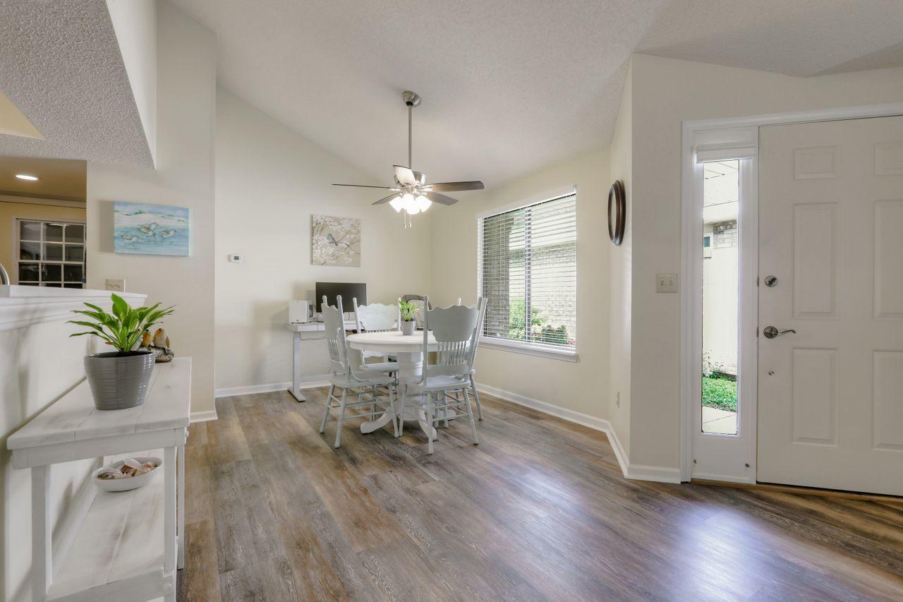 519 Springwood Way Niceville, FL 32578 - Photo 6 of 22 Dining Room