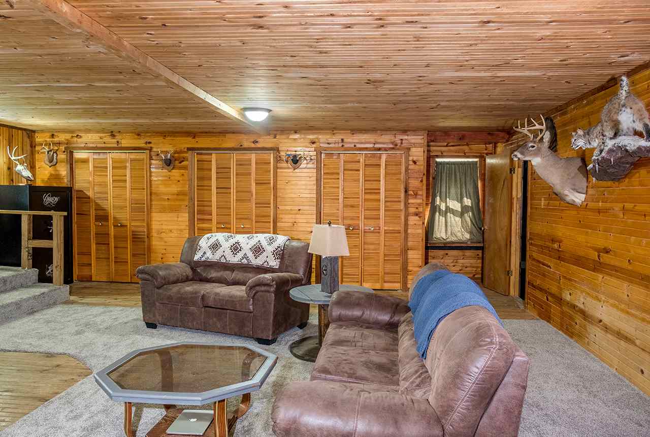 8892 South Alger Road Perrinton, MI 48871 - Photo 13 of 48 31390181-12.JPG