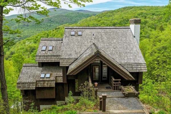 $995,000 | 181 Harrier Way, Plymouth, VT 05056